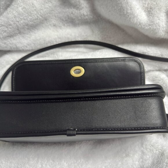 Coach Dinky Bag black. Like new. - Picture 4 of 8